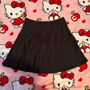 SHEIN/ROMWE Black Pleated Skirt Size S